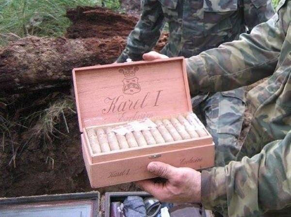 Yıllar önce gömülen sandığın içinden çıkanlar şok etti! Herkes para, altın bekliyordu, bin kat daha değerlisi çıktı 5